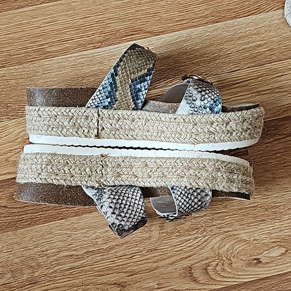 Justfab snakeskin sandals - Picture 2 of 6